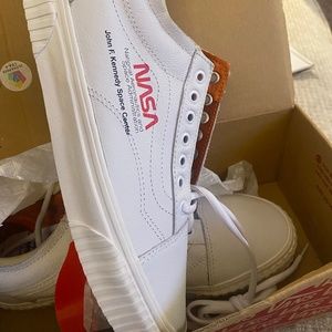 Old skool space voyager vans